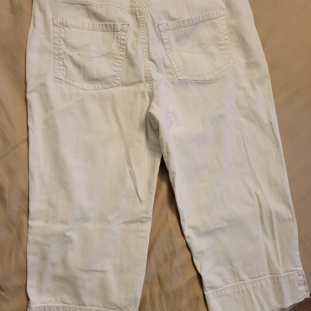 Sonoma White Capris